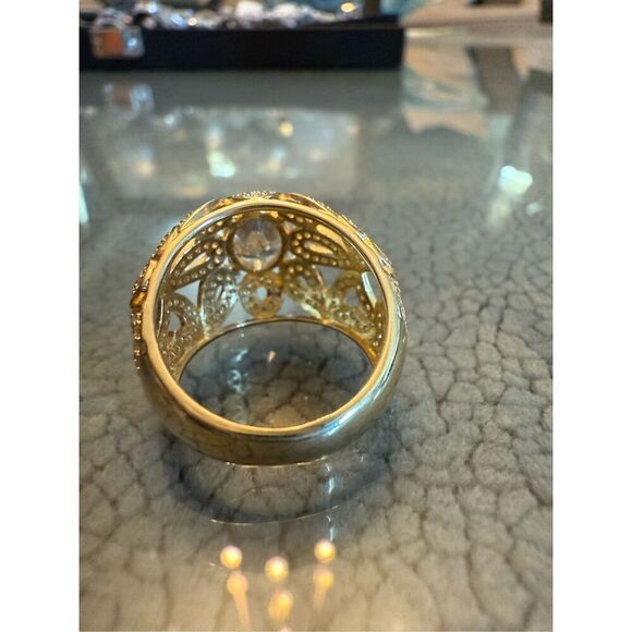 Unique gold band ring sz 8 - Picture 3 of 6